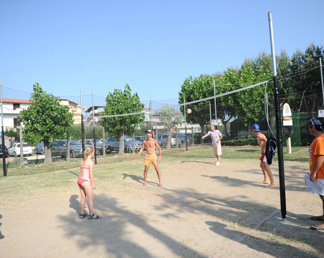 Camping & Village Eucaliptus Алба Адриатика Екстериор снимка
